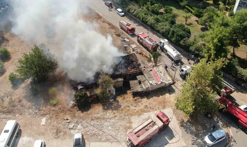 Anne oğlu yangında birbirlerine kavuştu: Gözyaşları sel oldu