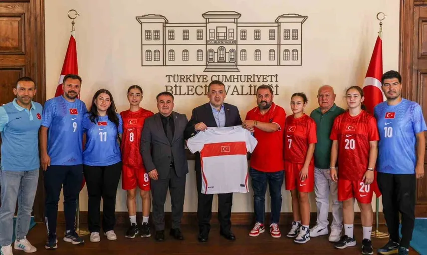 İşitme engelliler genç kız futsal milli takımı, Bilecik’te kampa girdi