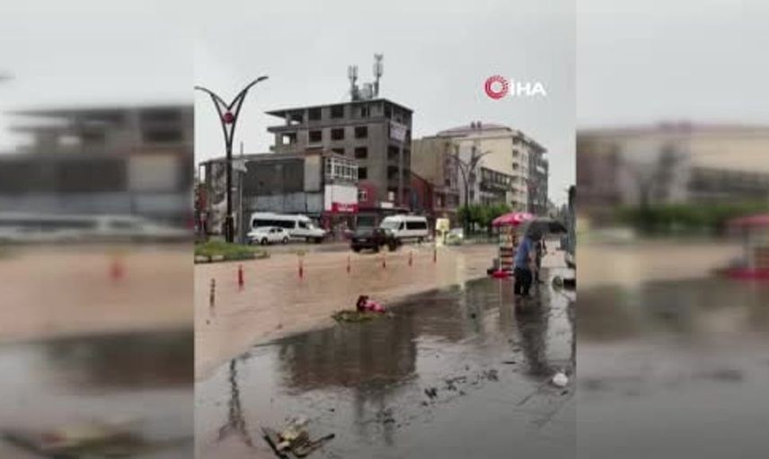 Rize'de yoğun yağışlar sel felaketine neden oldu