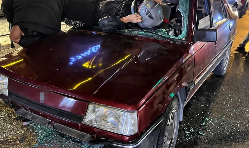 Düzce'de motosiklet kazası: Otomobile çarpan sürücü yaralandı