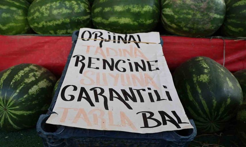 Kılı kırk yararak şehri serinleten lezzet: Karpuzun yükselişi