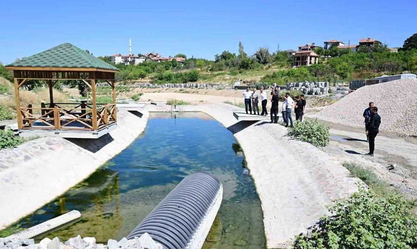 Çarşıbaşı yeşil alanında çalışmalar hızla devam ediyor