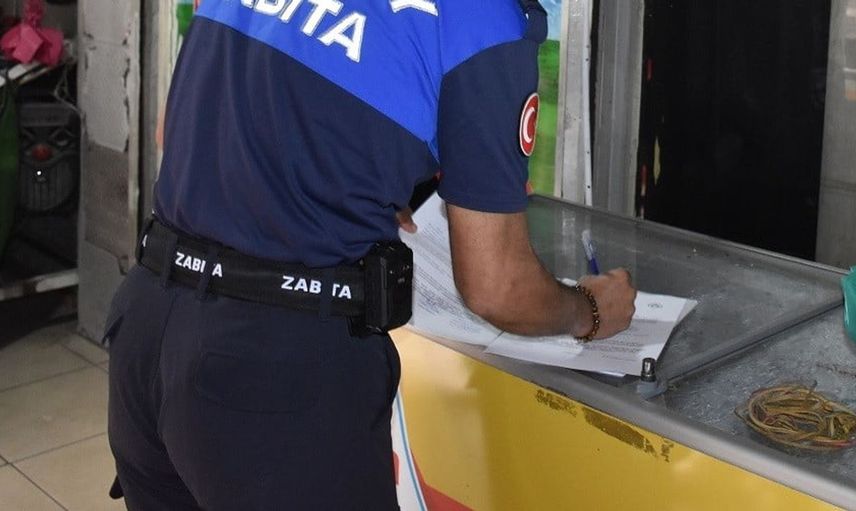 Şahinbey Belediyesi'nden sağlıklı gıda denetimi: Son kullanma tarihi geçmiş ürünlere el konuldu