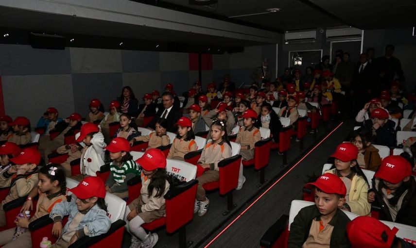Erzurum'da TRT Sinema Tırı ile 5 bin çocuk sinema deneyimi yaşadı