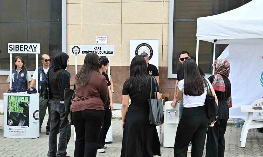 Kars emniyet müdürü üniversite öğrencileriyle buluştu