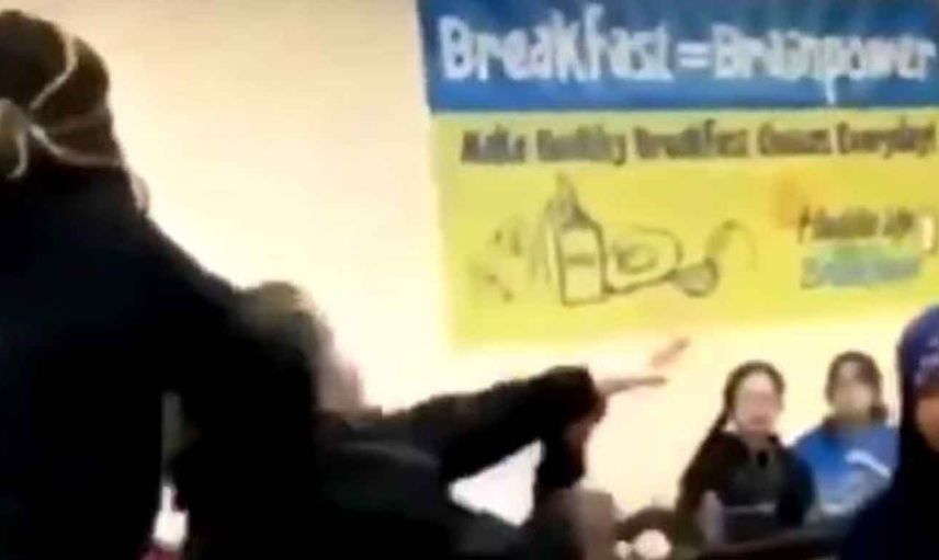 ABD'de bir ırkçılık vakası daha! Öğrenci kavgasına ait görüntüler gündem oldu: Helal sana kız, inşallah İslam ile şereflenirsin!