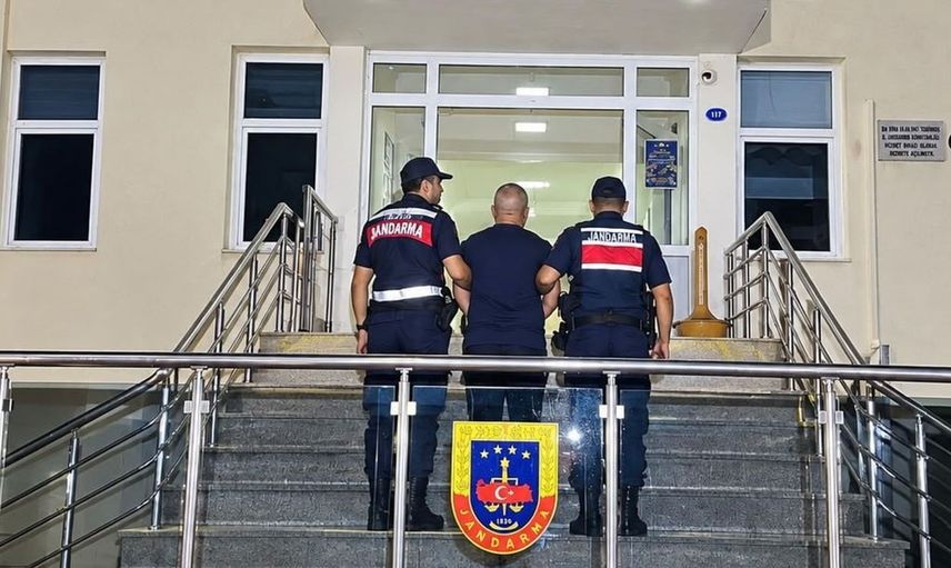 Dikili'de 27 yıl hapis cezası olan firari yakalandı