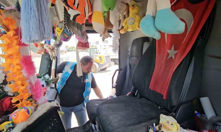 Depremde kaybettiklerini çocukların mutluluğunda buldu: Süleyman Yıldız örnek oluyor