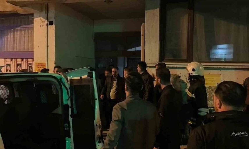 Erzurum'da çatıda bekleyen firari, eşinin ikna etmesiyle gözaltına alındı