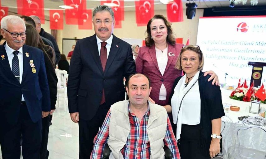 Eskişehir'de gazilere özel anlamlı gece: Vali Yılmaz'dan vefa yemeği