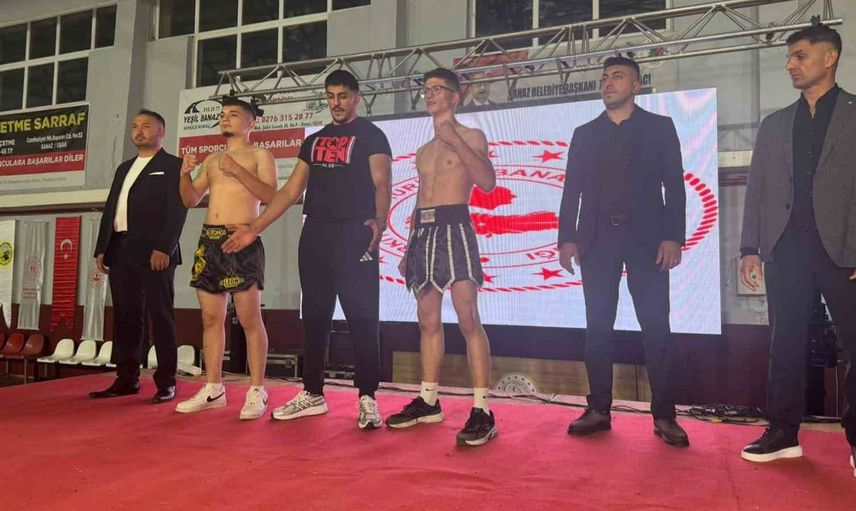 Bilecikli kick boks sporcusu gençler kategorisinde tarihi başarı elde etti