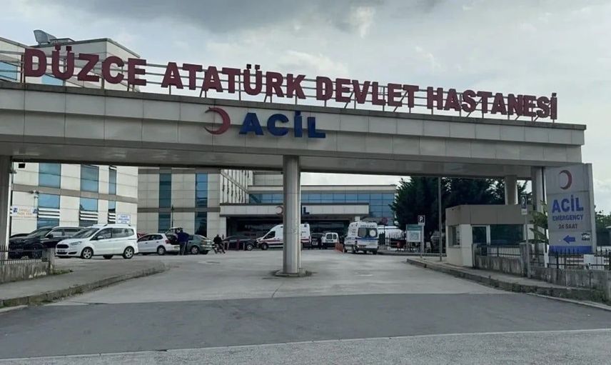 Düzce'de otomobil kamyona arkadan çarptı: 1 yaralı