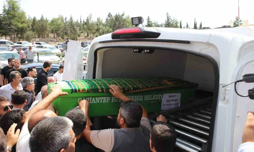 Nihat Balyemez son yolculuğuna uğurlandı: Ailesi ve yakınları gözyaşları içinde