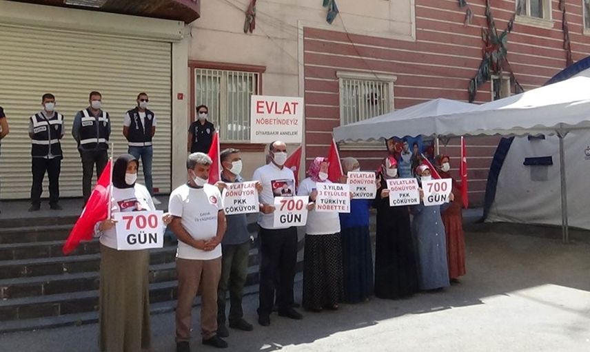 Acılı Ailelerin Evlat Nöbetinin 700'üncü Gününde Basın Açıklaması