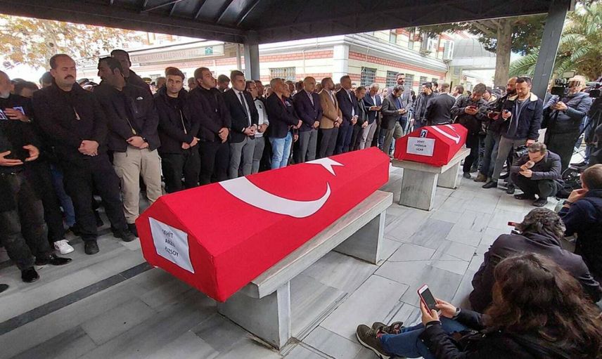Acılı anneden yürek yakan feryat: Üzerimde kızımın kanı var