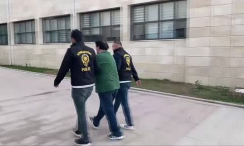 Afyonkarahisar'da 146 yıl hapis cezasıyla aranan dolandırıcı yakalandı