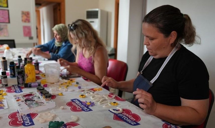 Tekirdağ’da kadınlar yaz atölyelerinde sanatla buluştu