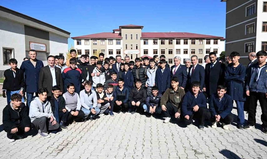Vali Baruş, mesleki eğitimin önemine vurgu yaptı