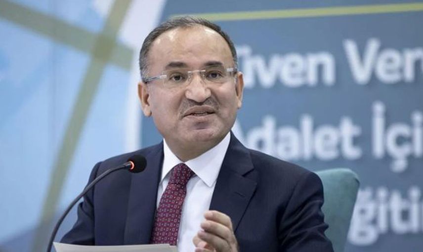 Adalet Bakanı Bekir Bozdağ'dan 'haksız tahrik indirimi' açıklaması : 'Biz kadına karşı şiddetle mücadele konusunda kadından yana tarafız'
