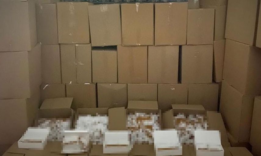 Adana'da 5 Milyon 550 Bin Kaçak Makaron Yakalandı