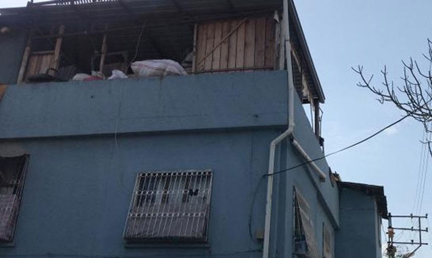 Adana'da Balkondan Düşen Hamile Kadın Hayatını Kaybetti
