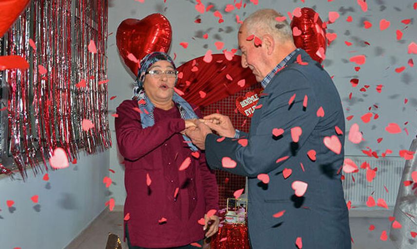 Adana’daki Huzurevinde Sevgililer Günü'nde Evlilik Teklifi!