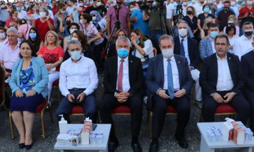 Adana'da CHP'lilerin Hizmet Şovu! Faik Öztrak'ın Temelini Attığı Projenin Üstü Toprakla Kapatıldı