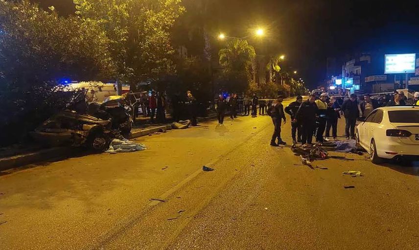Adana’da katliam gibi kaza: Otomobil ikiye bölündü! Çok sayıda ölü ve yaralı var