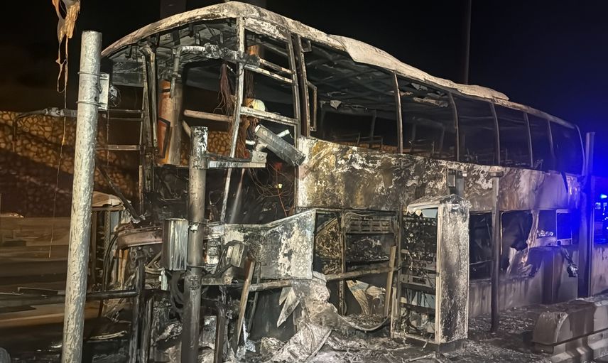 Adana’da otobüs sürücüsü hakimiyetini kaybetti! korkutan kazada 6 kişi yaralandı