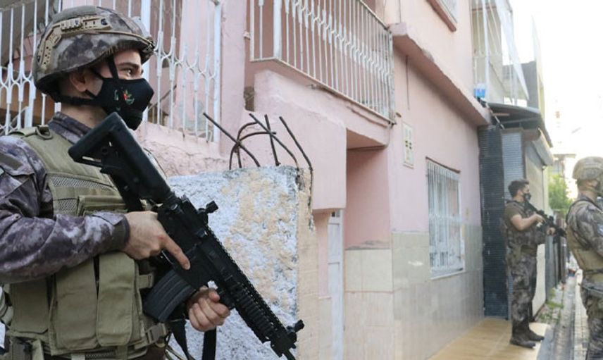 Adana'da Suç Örgütlerine Düzenlenen Operasyonda 11 Kişi Gözaltına Alındı