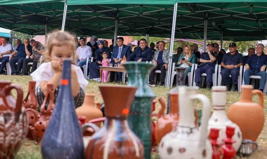 Kınık çömlek festivalinde geleneksel sanatlar coşkuyla kutlandı