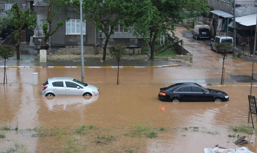 Adıyaman'da korkunç felaket: Onlarca araç sular altına kaldı!