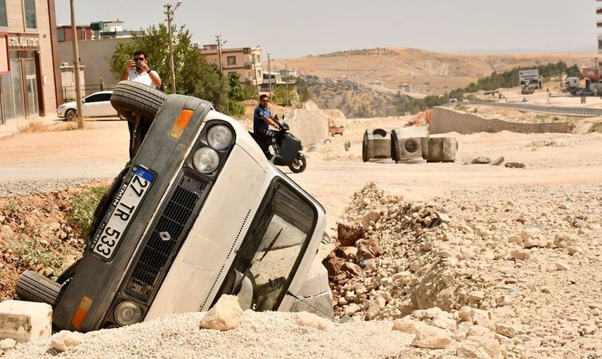 Adıyaman'da Otomobil Devrildi, 5 Yaralı