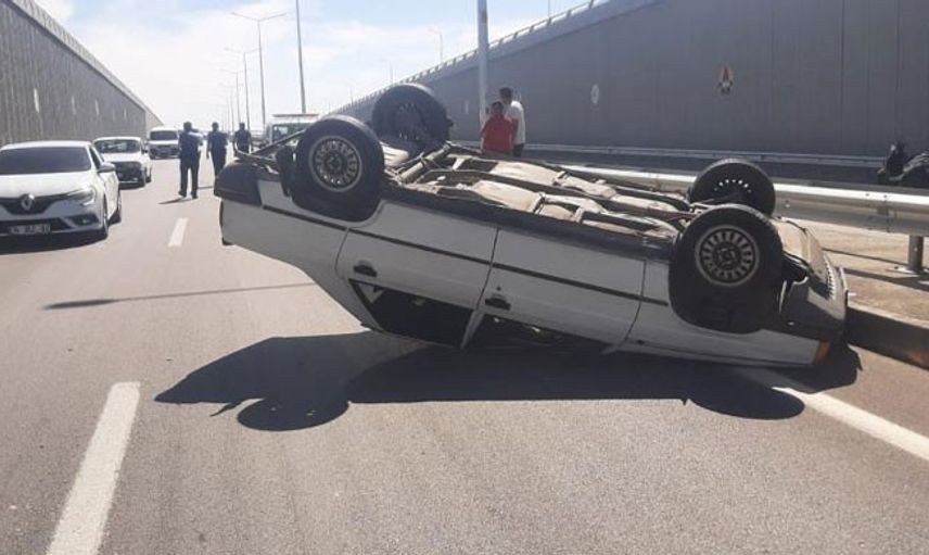 Adıyaman'da Otomobil Takla Atarak Ters Döndü