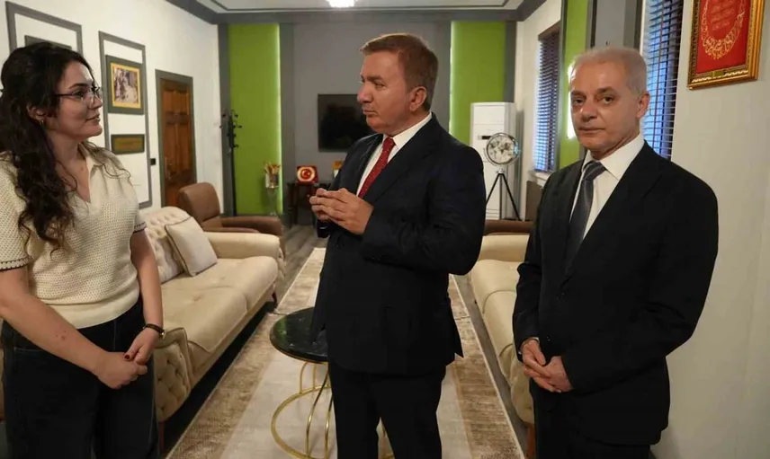 Savaşın değil, eğitimin kazananı: Bacağını kaybeden doktor başhekim oldu