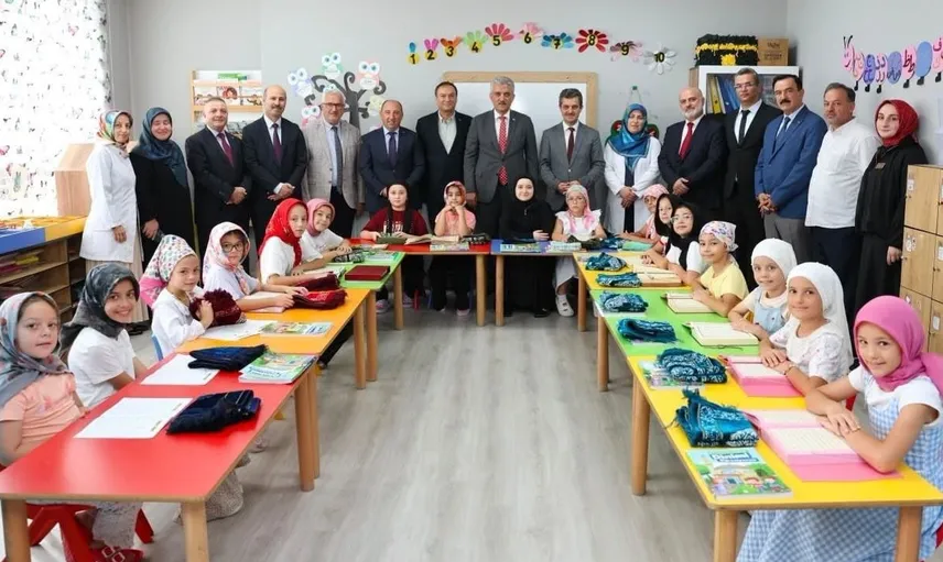 Düzce valisi makas, kültür mahallesi'nde öğrencilerle bir araya geldi