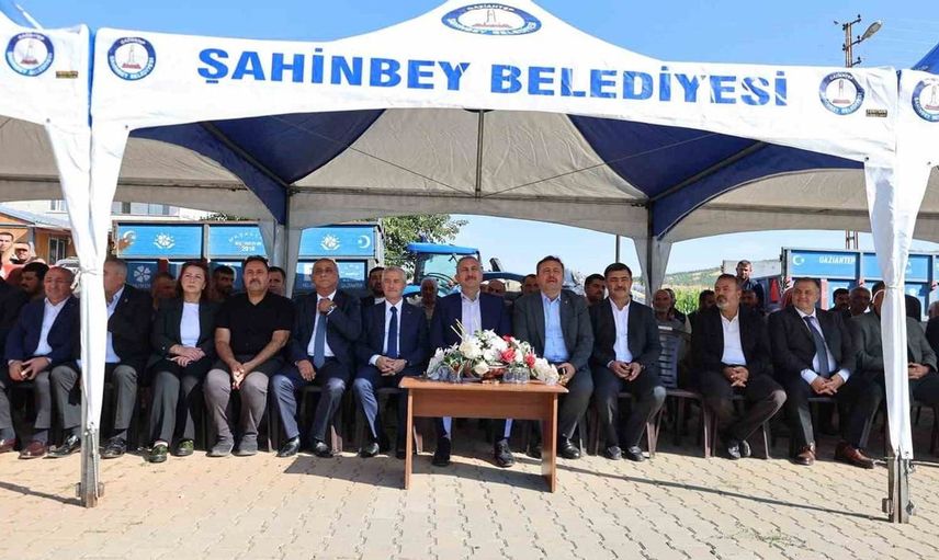Şahinbey Belediyesi'nden çiftçilere büyük destek: 1800 ton tohum dağıtıldı