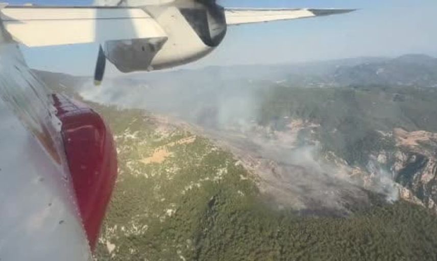 Kaş'taki orman yangınında müdahale devam ediyor