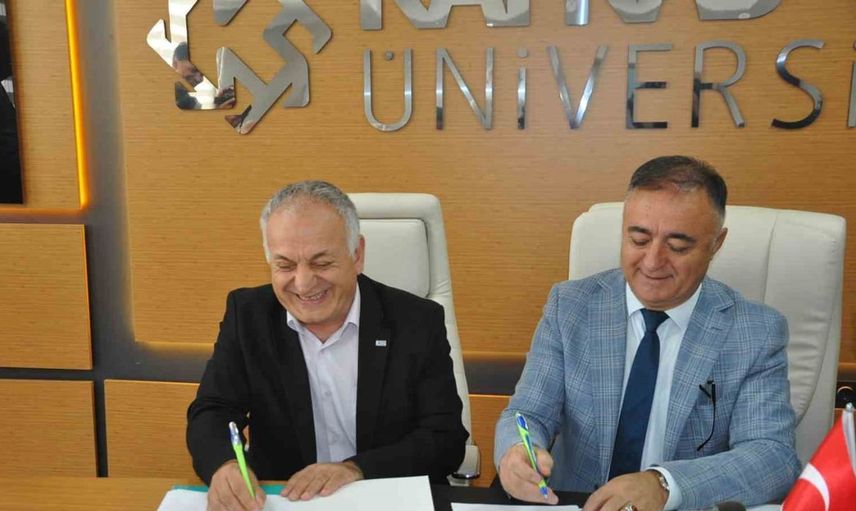 Kafkas Üniversitesi'nde engelsiz eğitim için önemli adım: Beyazay Derneği ile iş birliği protokolü imzalandı