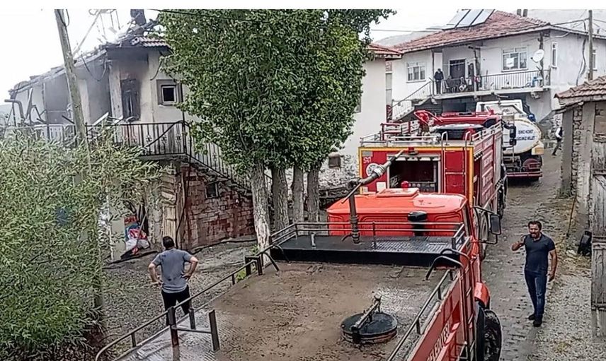 Tokat’ta ev yangını: Bir ev tamamen yanarak kullanılamaz hale geldi