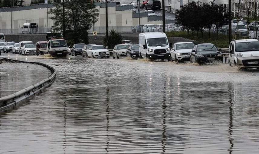AFAD ve AKOM’dan sonra bir uyarıda İstanbul Valiliği’nden geldi: Bu saatlerde dışarı çıkmayın