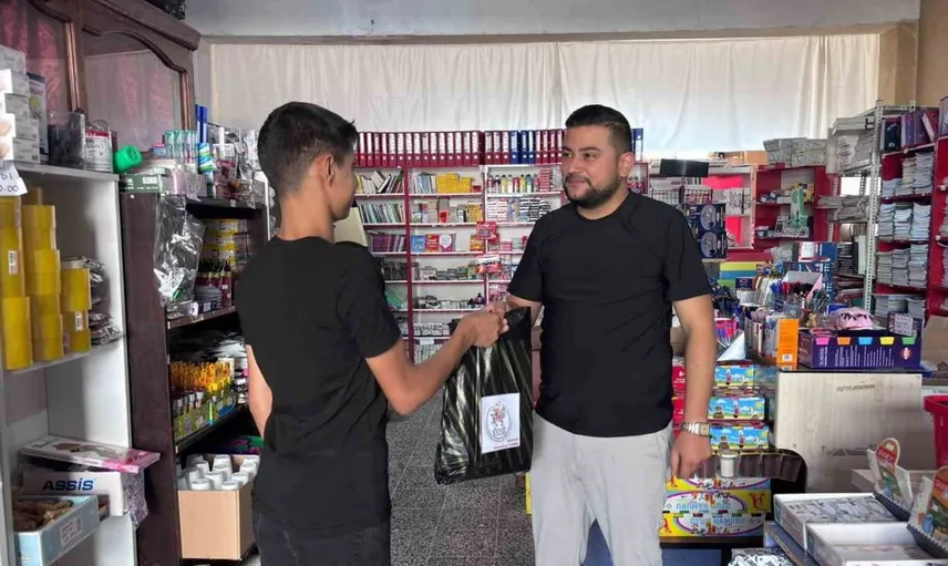 Sivrihisar'da öğrenciler için kırtasiye yardımı projesi tamamlandı