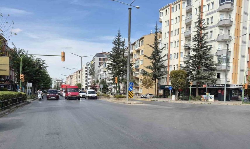 Eskişehir'de otomobilin çarptığı kadın hastaneye kaldırıldı