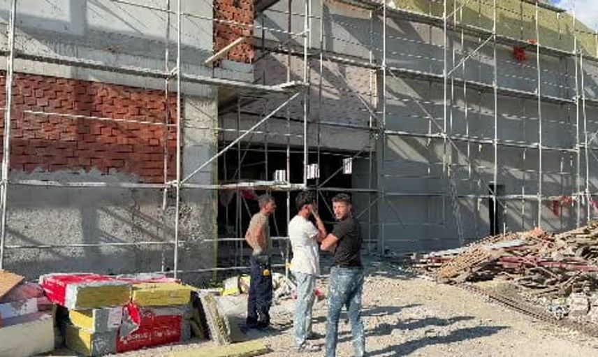 Bolu'da inşaatta iskeleden düşen işçi hastaneye kaldırıldı