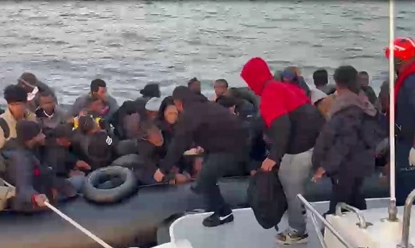 Didim açıklarında 60 düzensiz göçmen yakalandı