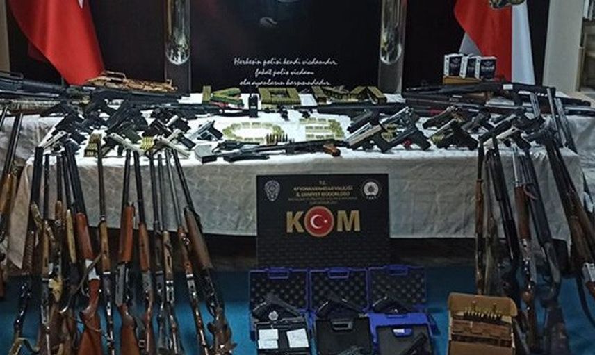 Afyonkarahisar Merkezli Operasyonda 49 Kişi Gözaltına Alındı