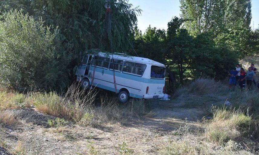 Afyonkarahisar’da katliam gibi kaza: 6 kişi öldü, 8 yaralı var