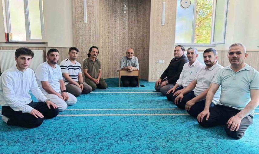 Afyonkarahisar'da kitap oku-yorum projesi devam ediyor