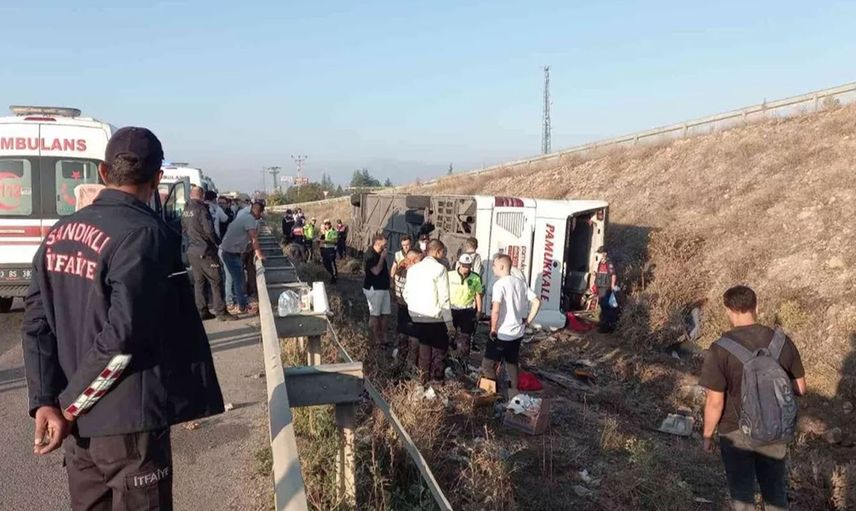 Afyonkarahisar'da korkunç kaza: Çok sayıda ölü ve yaralı var