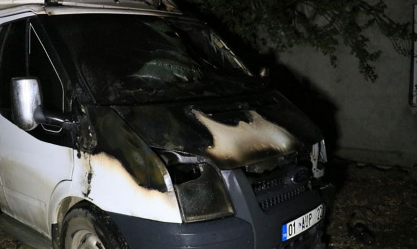 Ağabeyinin Kamyonetine Yanıcı Madde Dökerek Ateşe Verdi